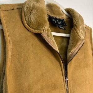 FU DA Men or Women Tan Suede Vest style Boho, Western, Modern casual M